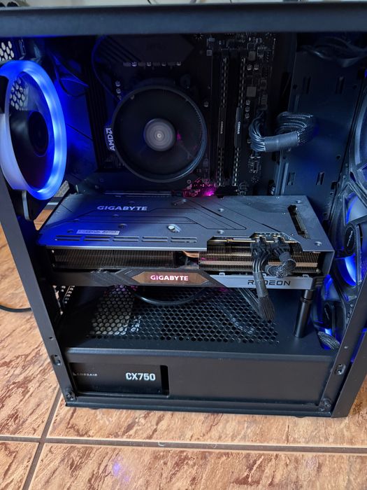 PC Gaming Ryzen 5 5600x + RT 7800 XT