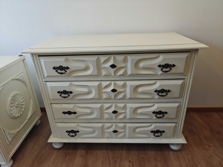 Mobília de quarto - Cama, 2x Mesas Cabeceira, Cómoda