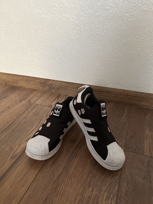 Кросівки для дівчаток  Adidas