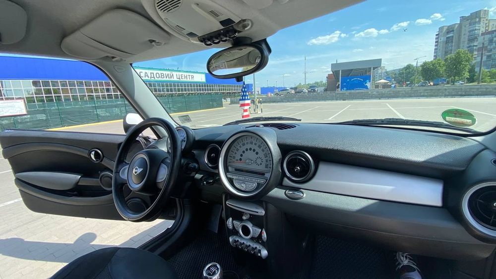 Mini Cooper One 2009