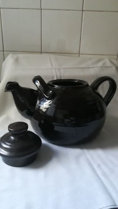 Family-size teapot64741023932419121