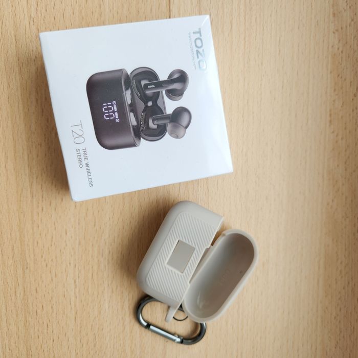 Навушники та чохол Tozo з США