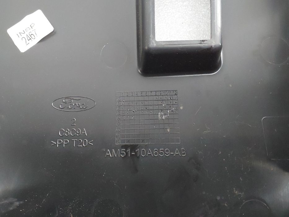 Base / caixa da bateria FORD Focus III