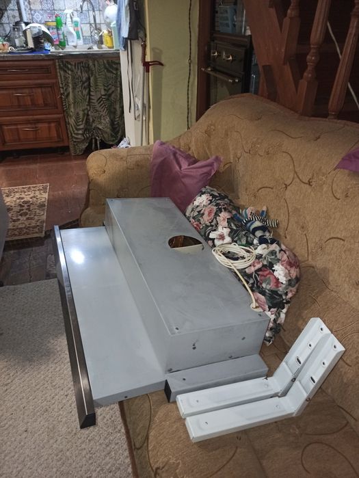 Продам двухмоторную мощную вытяжку Beat ( Словения)