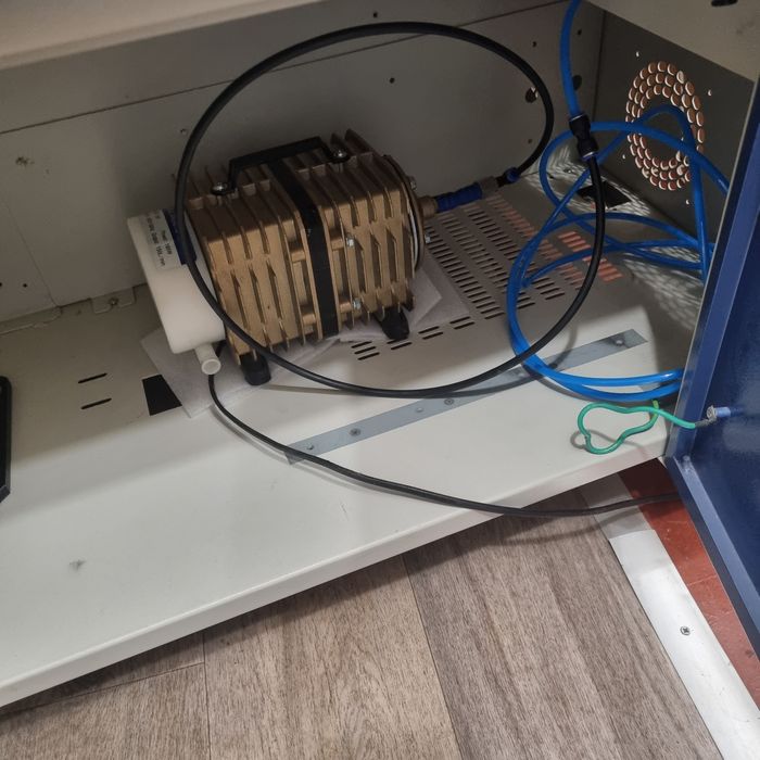 Лазерний Гравер  GCC Spirit GX 40w.  Якісне та  швидке гравіювання. Додатково ще одна резервна трубка.