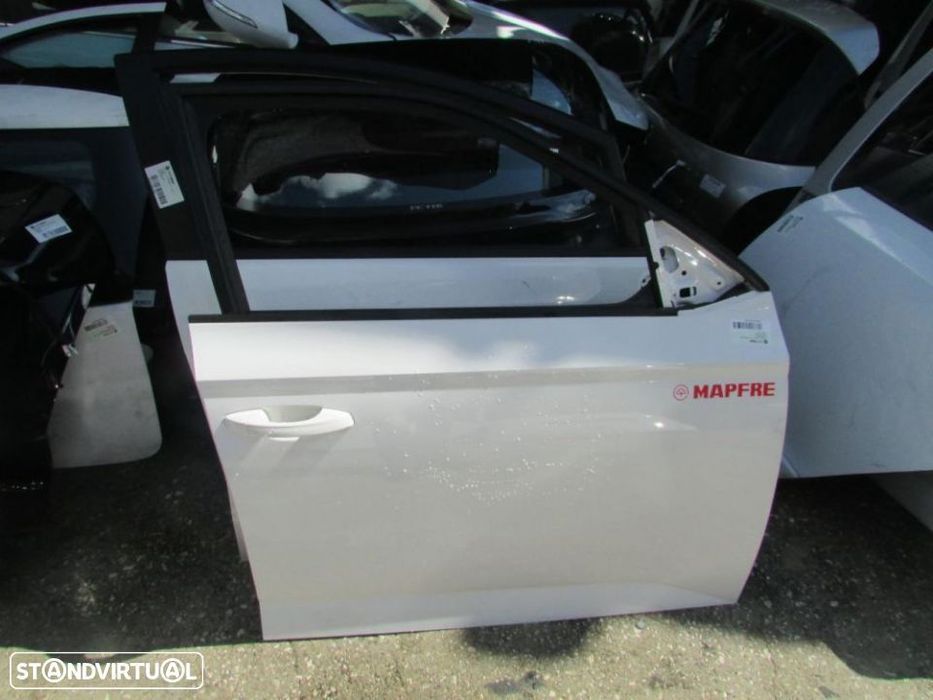 Porta Frente Direita Skoda Fabia III do ano 2014