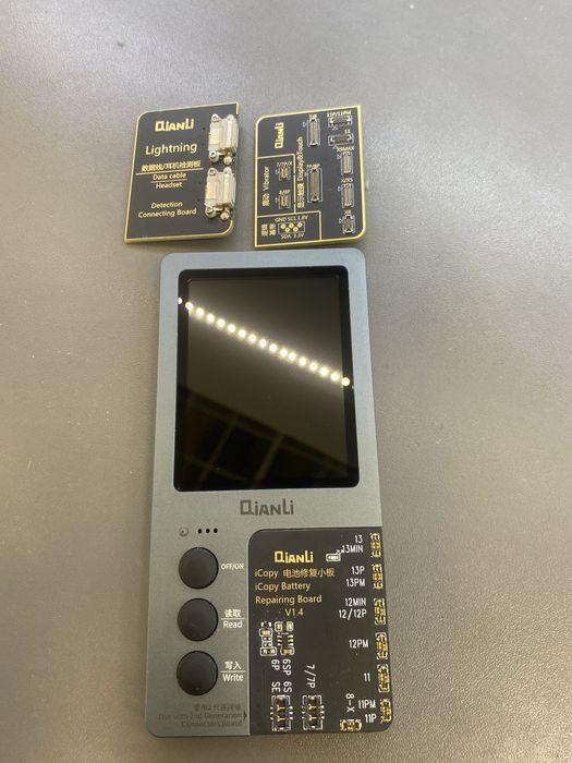 Programator QianLi iCopy + płytki - uszkodzony