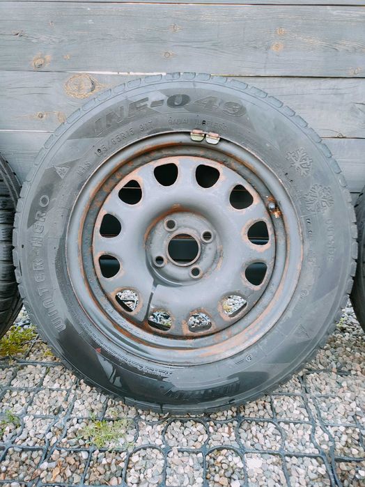 4szt Koła VW Serduszka 15" 4x100 z oponami 195/65/R15 Winter Hero