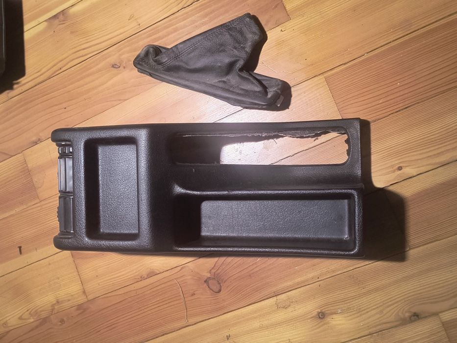 BMW e34 tunel środkowy tylni czarny nawiew