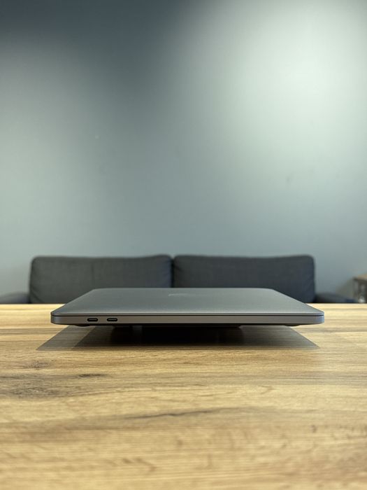 MacBook Pro 13 2019 i5 2.4ghz 16/256gb !! Гарантія від магазину !!