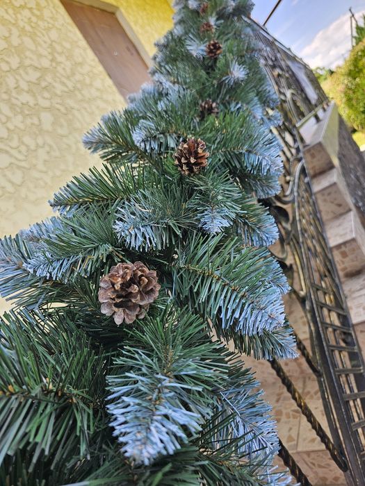 Ялинкова гірлянда з шишками 2,9 м