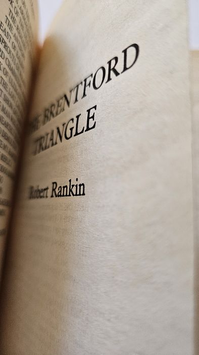 Brentford Triangle Robert Rankin książka po angielsku