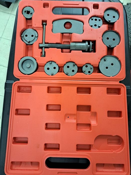 Brake Piston Removal Kit (12 pcs)