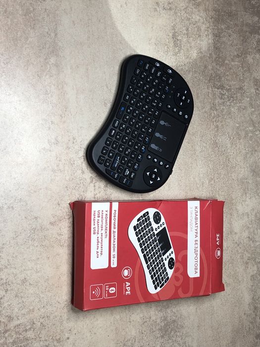 Міні бездротова клавіатура з тачпадом
