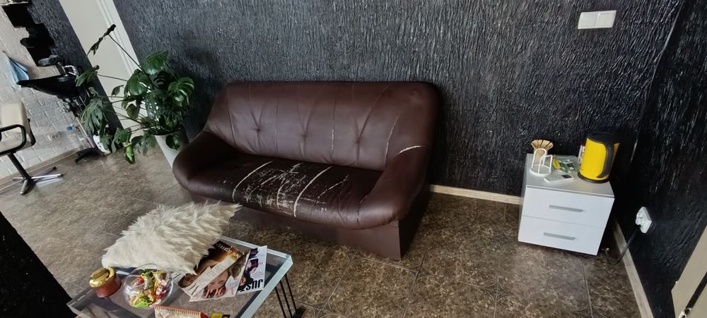 диван,стан на фото