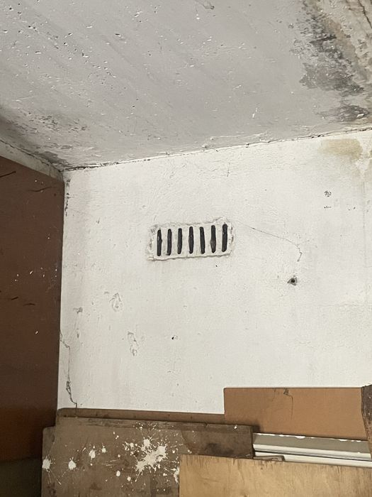 Продам   кирпичный гараж с  подвалом . Таирово "ШКОЛЬНЫЙ"  Радужный.