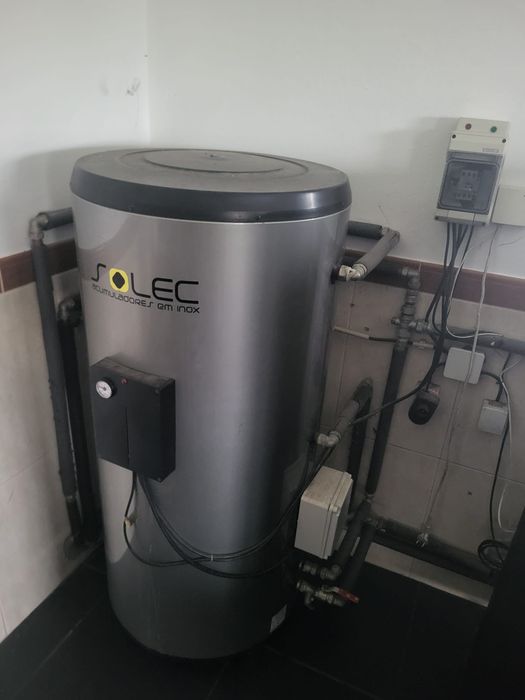 Caldeira a Pellets (SALZAIMA, 30Kw)+cilo +termoacumulador (SOLEC)