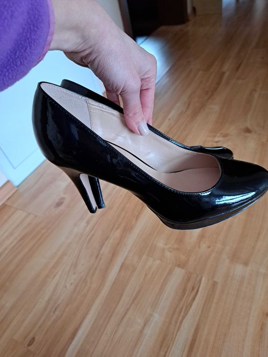 Szpilki lakierowane Graceland nowe r. 38