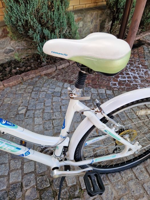 Comanche holiday lady