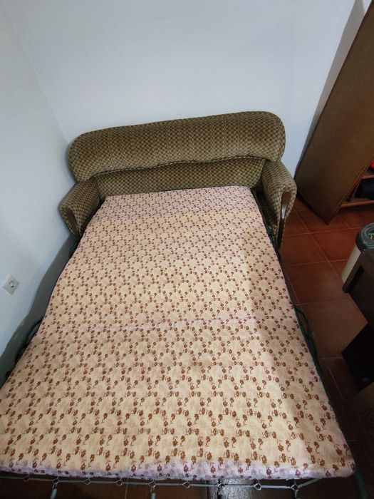 Sofá 3 lugares que transforma em cama