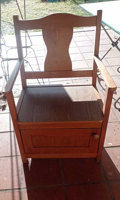 Cadeira antiga de quarto