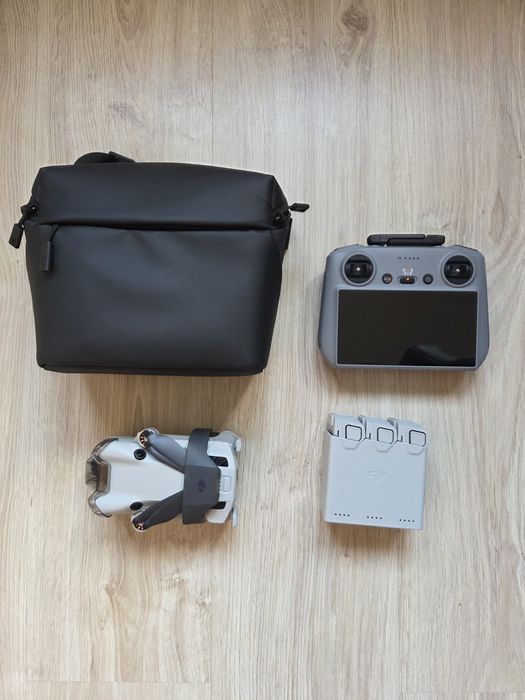 Jak nowy - Dji mini 4 pro fly more combo