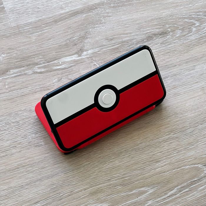New Nintendo 2DS XL Poké Ball Edition