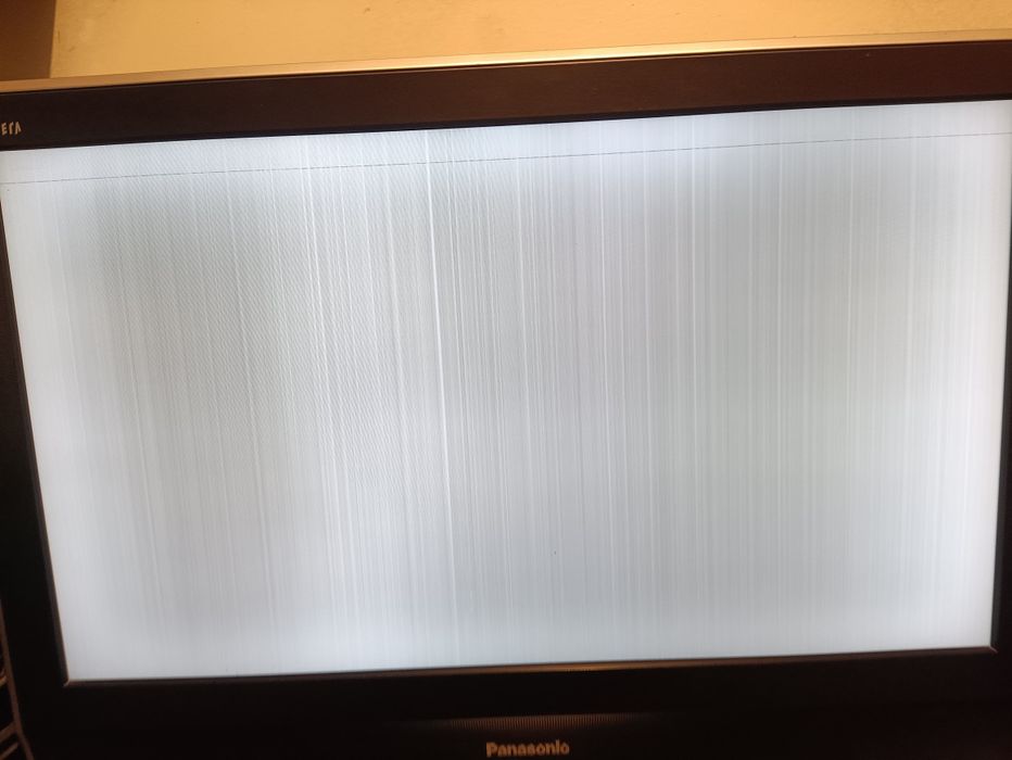 Телевизор б/у Panasonic LCD TX32