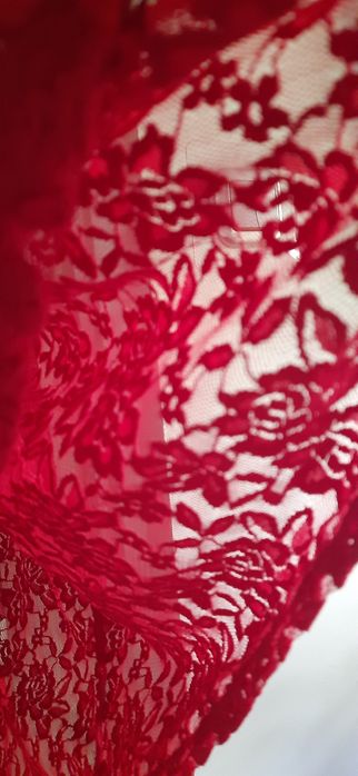 Sukienka koronkowa czerwona