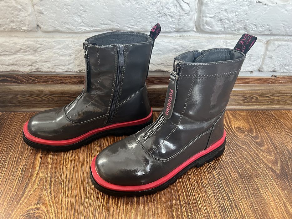 Взуття одним лотом на дівчинку 35-36 розмір