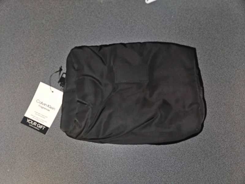 Kosmetyczka torebka Calvin Klein Fregrances