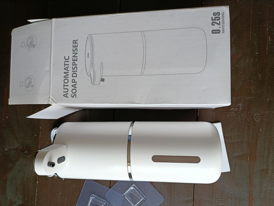 Безконтактний диспансер для піни.