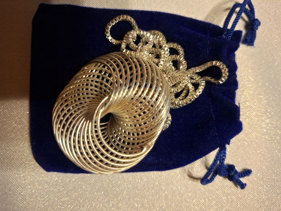 Wisiorek długi lancuszek