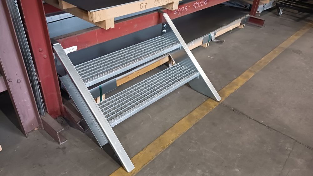 Schody metalowe wysokość 2,5h