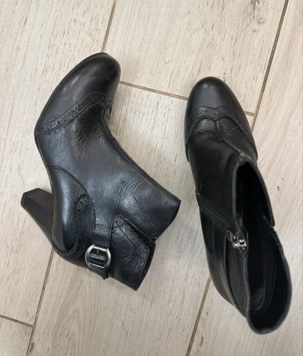 Prawie nowe piękne skórzane botki rozm.36