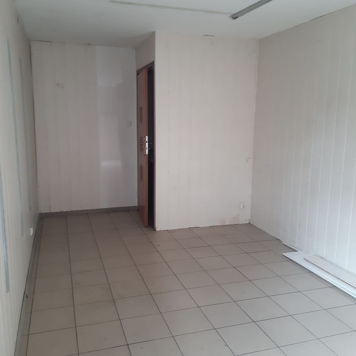 Wynajmę 2 lokale usługowo-handlowe pow,15m2 i 50 m2