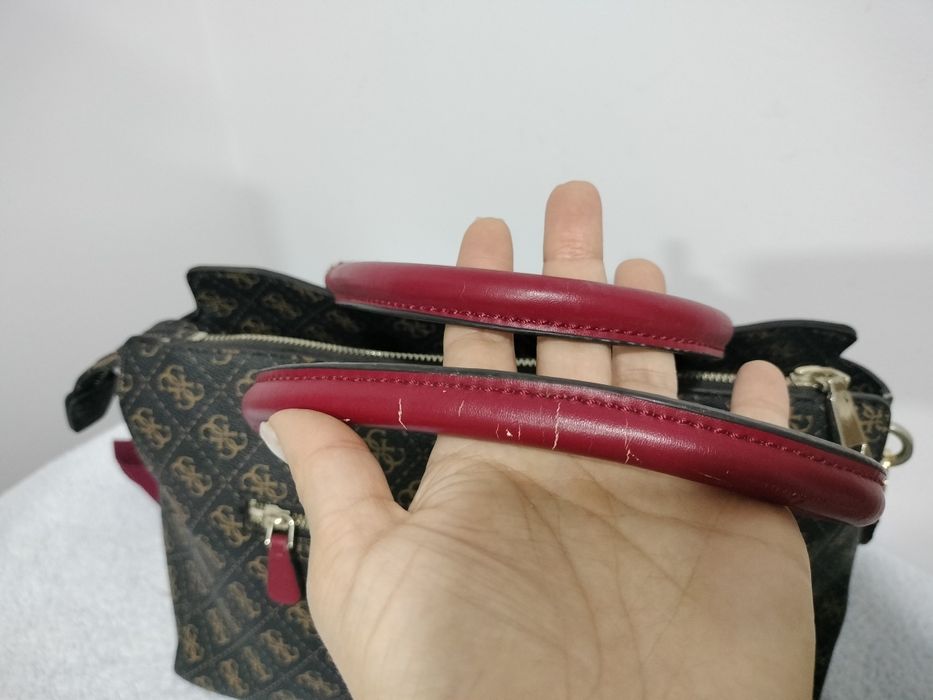 Vende-se mala da marca Guess original em muito bom estado