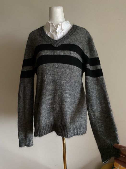 Wełniany elegancki sweter moherowy sweterek w serek z wełny