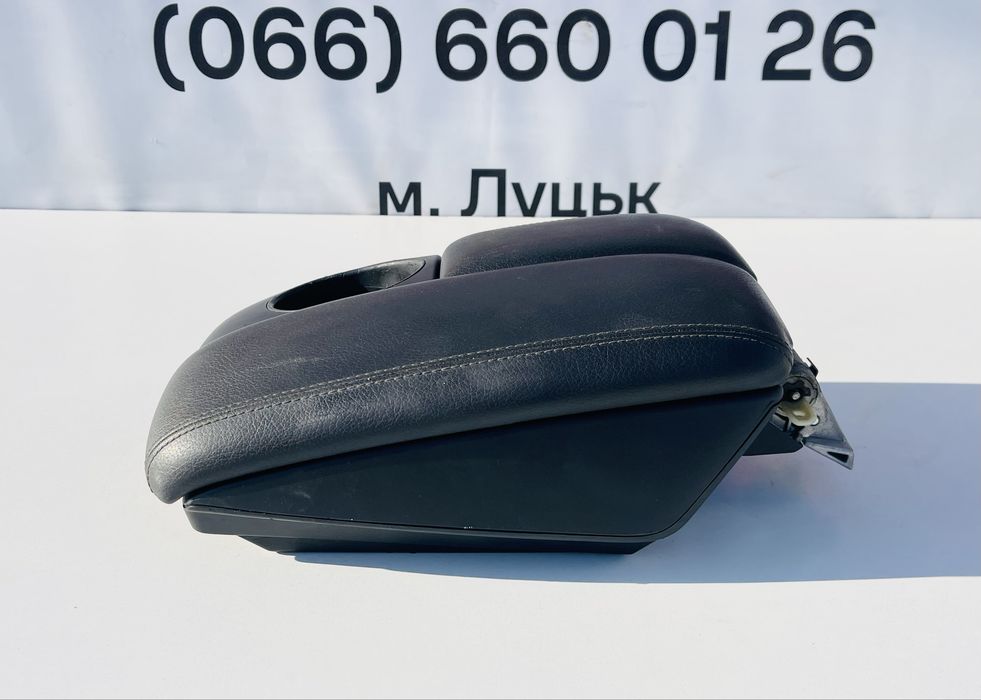 Підлокотник Audi Q7 4L Розборка Ауді Шрот