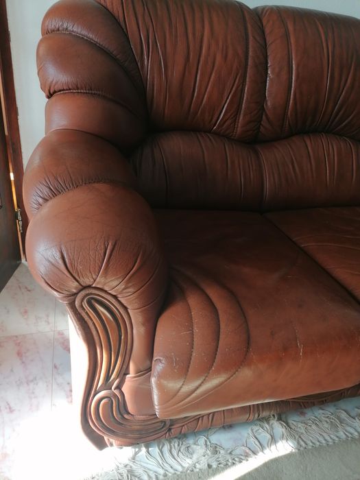 Sofá cama de 3 lugares em pele