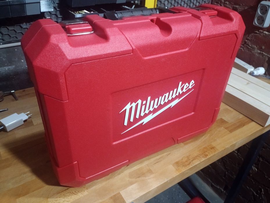 Перфоратор  Milwaukee M18 2612-059 SDS+кейс