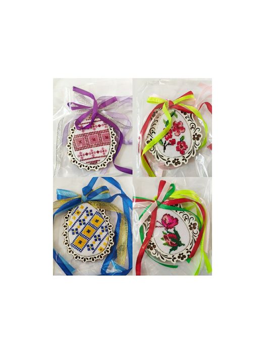 Підвіска пасхальна оздоблена вишивкою