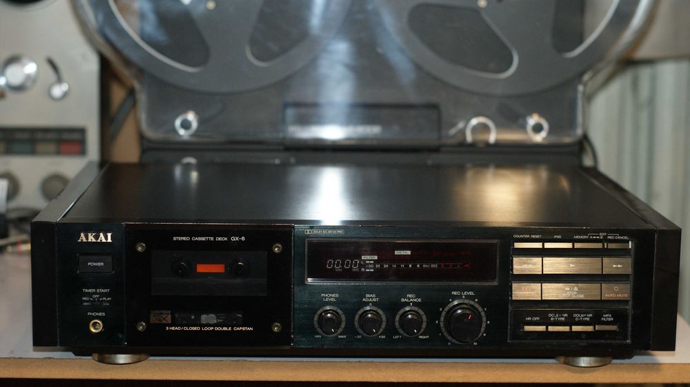 Продам кассетную деку Akai GX-52