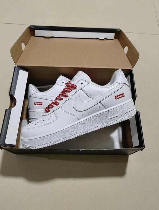 Nike Air Force 1 Low Supreme White R.40
