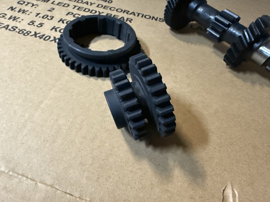 Zestaw choinek skrzyni biegow fiat 126p st el fl NOWY