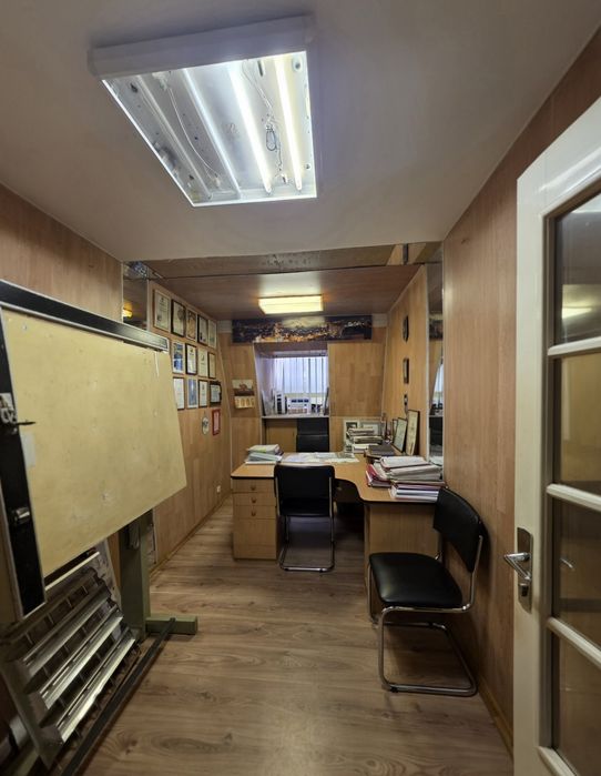 Продаж фасадного приміщення