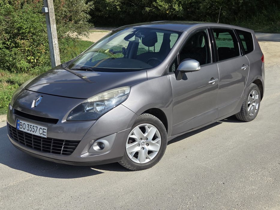 Renault Grand Scenic 2011р.  1,5дизель