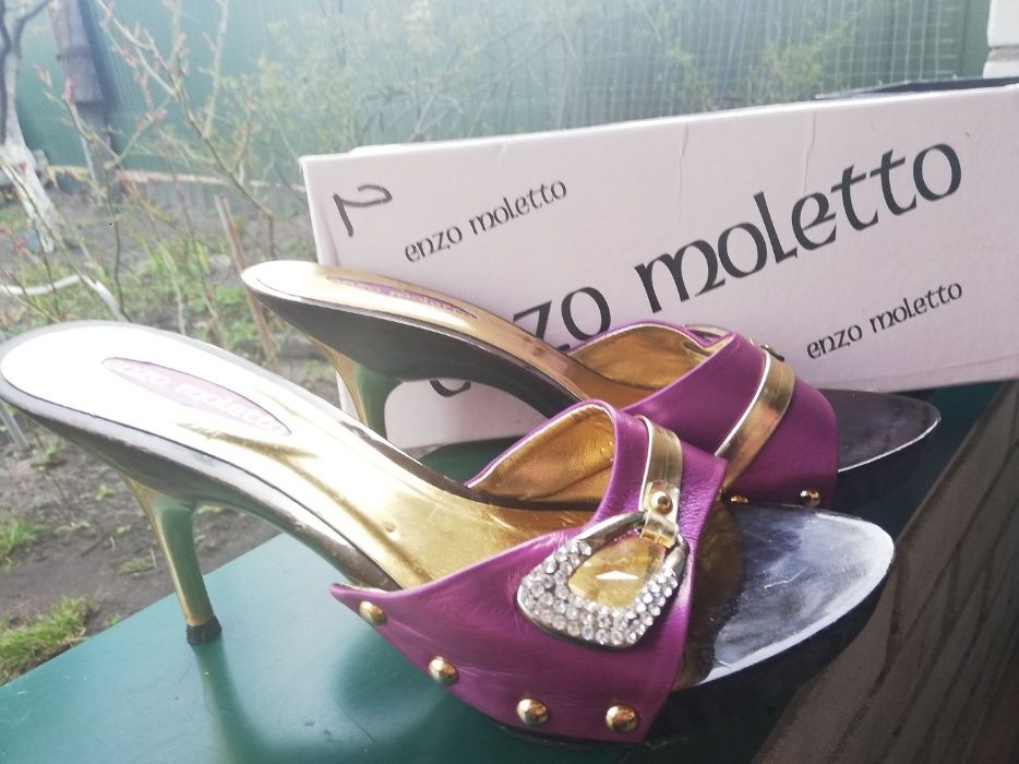 Босоножки -шлепанцы