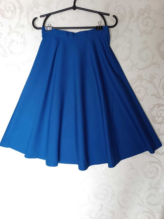 р 10  44-46 яскрава синя легка довга спідниця юбка сонце кльош бавовна