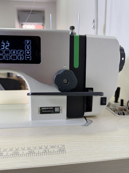 Máquina de Costura Industrial Zoje A8000-D4-TP/02